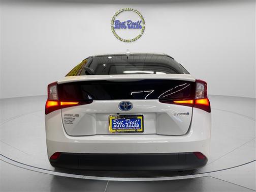 2022 Toyota Prius LE