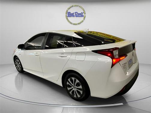 2022 Toyota Prius LE