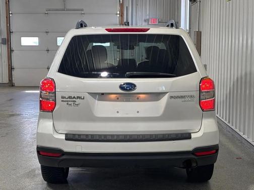Satin White Pearl 2015 Subaru Forester 2.5i Premium