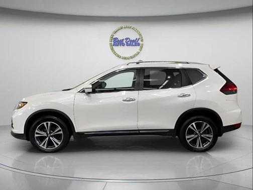 Pearl White 2018 Nissan Rogue SL