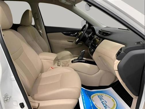 Pearl White 2018 Nissan Rogue SL