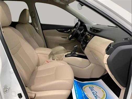 Pearl White 2018 Nissan Rogue SL