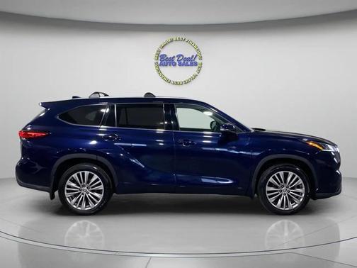 2022 Toyota Highlander Platinum