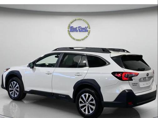 Crystal White Pearl 2024 Subaru Outback Premium