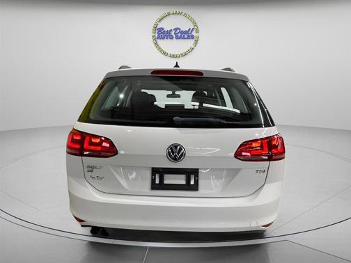 2017 Volkswagen Golf SportWagen TSI SE