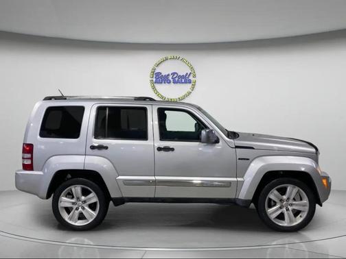 Bright Silver Metallic Clearcoat 2011 Jeep Liberty Sport