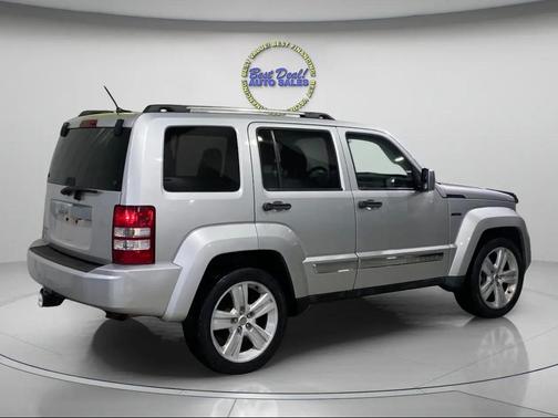 Bright Silver Metallic Clearcoat 2011 Jeep Liberty Sport
