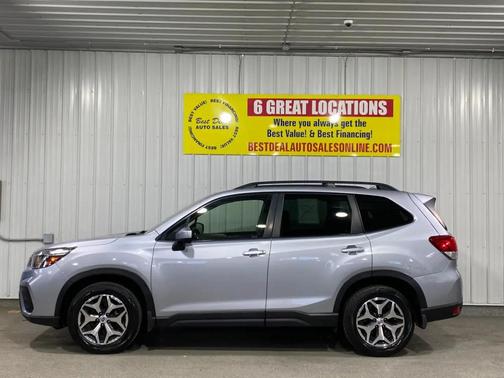 Ice Silver Metallic 2019 Subaru Forester Premium