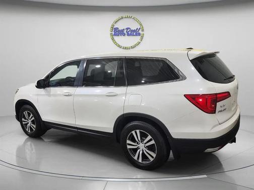 White Diamond Pearl 2017 Honda Pilot EX-L
