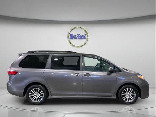 2018 Toyota Sienna XLE Premium