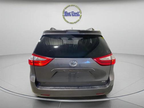 2018 Toyota Sienna XLE Premium