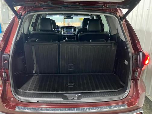 Ooh La La Rouge Mica 2018 Toyota Highlander Limited
