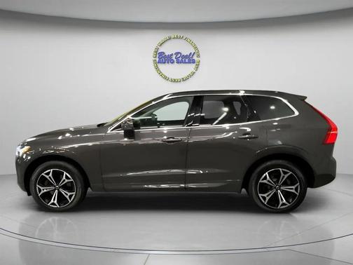 2022 Volvo XC60 T8 Momentum