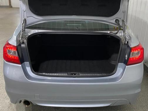 Ice Silver Metallic 2016 Subaru Legacy Premium