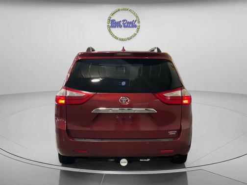 Salsa Red Pearl 2017 Toyota Sienna Limited