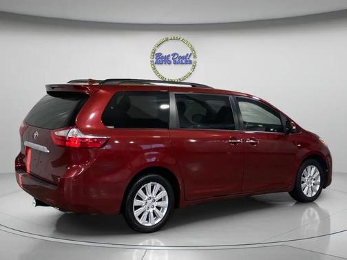 Salsa Red Pearl 2017 Toyota Sienna Limited