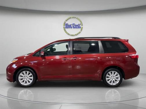 Salsa Red Pearl 2017 Toyota Sienna Limited