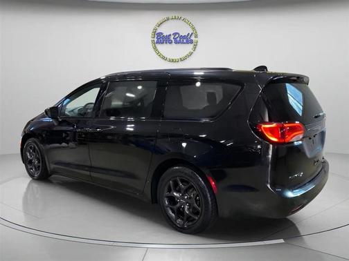 2018 Chrysler Pacifica Touring-L