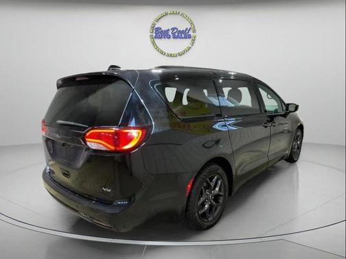 2018 Chrysler Pacifica Touring-L