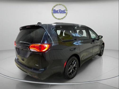 2018 Chrysler Pacifica Touring-L