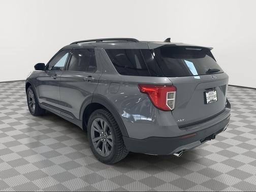 CARBONIZED GRAY METALLIC 2024 Ford Explorer XLT