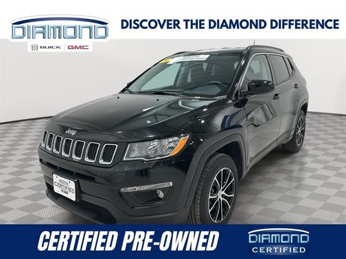 Diamond Black Crystal Pearlcoat 2019 Jeep Compass Latitude