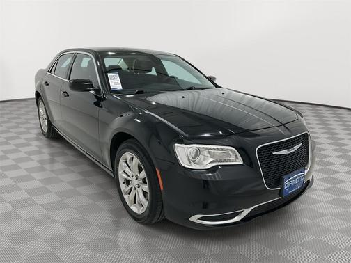 2022 Chrysler 300 Touring