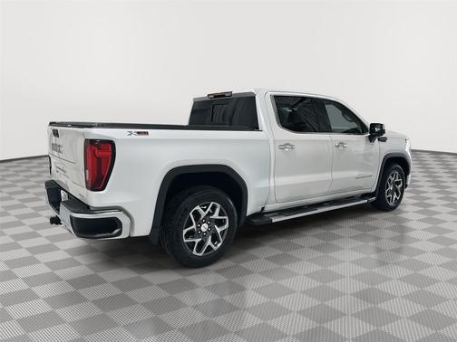 White Frost Tricoat 2022 GMC Sierra 1500 SLT