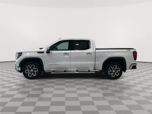 White Frost Tricoat 2022 GMC Sierra 1500 SLT