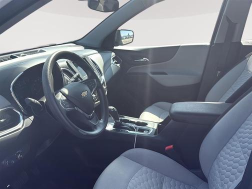 Summit White 2019 Chevrolet Equinox LS
