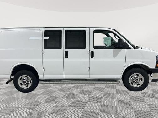 2023 GMC Savana 2500 Work Van