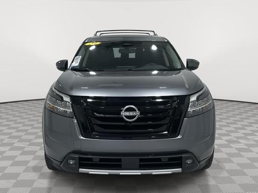 2022 Nissan Pathfinder SL 4WD