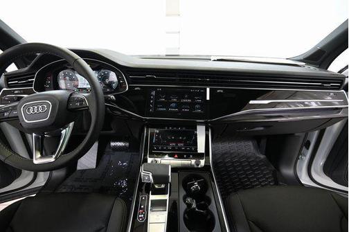2026 Audi Q7 55 Premium Plus