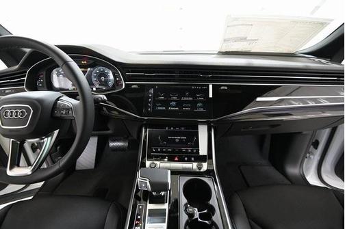 2025 Audi Q8 55 Premium
