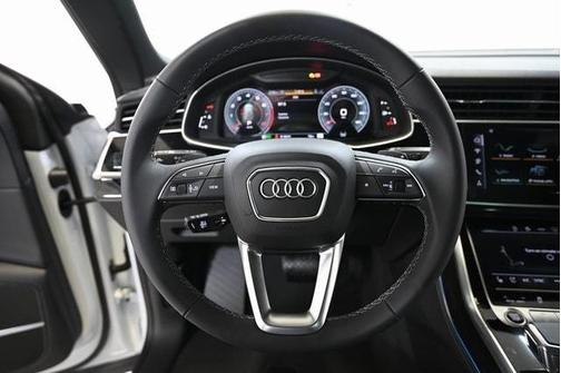 2025 Audi Q8 55 Premium