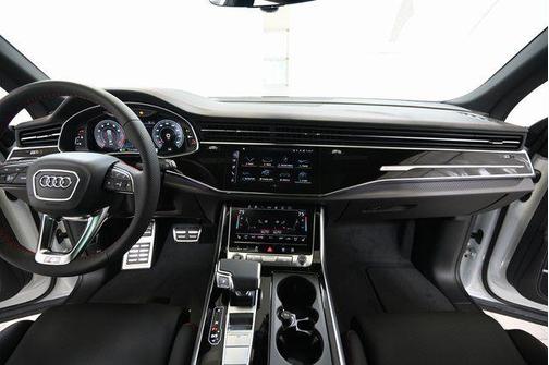 Glacier White Metallic 2026 Audi Q8 55 Premium