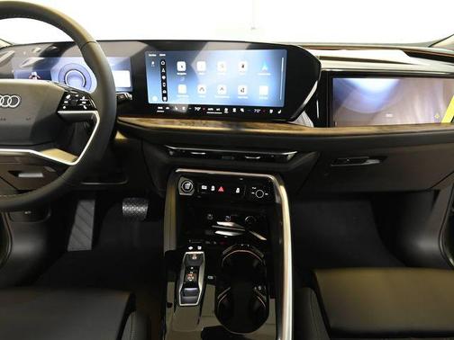 Green 2026 Audi Q5 PRESTIGE