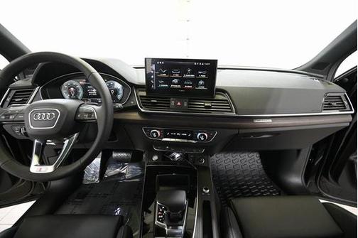 2025 Audi Q5 55 S line quattro Premium