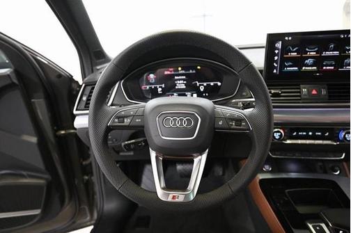 2025 Audi Q5 45 S line quattro Premium