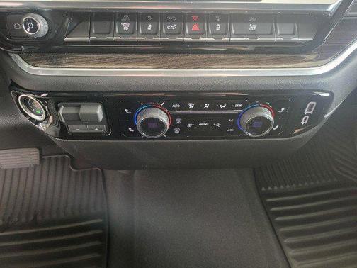 Summit White 2026 Chevrolet Silverado 3500 LT