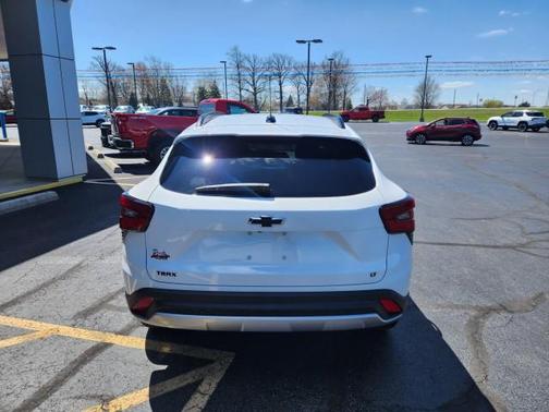 2025 Chevrolet Trax LT