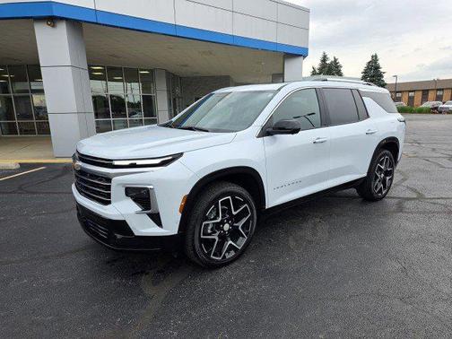 Polar White Tricoat 2026 Chevrolet Traverse High Country