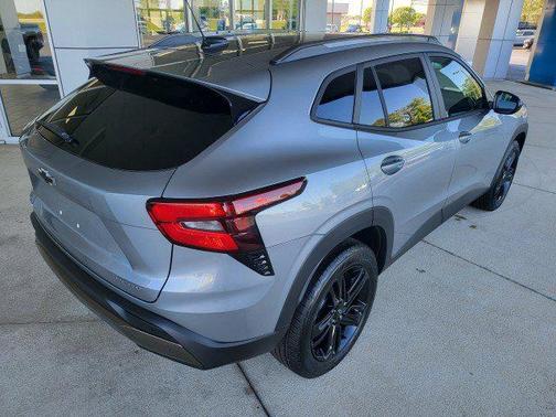 Sterling Gray Metallic 2026 Chevrolet Trax FWD ACTIV
