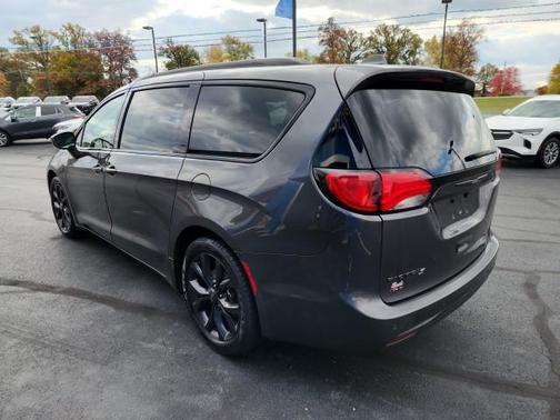 2019 Chrysler Pacifica Touring L