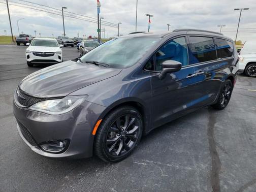2019 Chrysler Pacifica Touring L