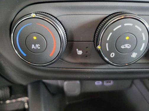 Tan 2026 Chevrolet Trax FWD 1RS
