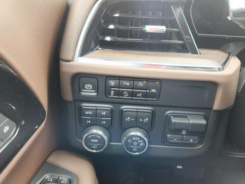 2025 Chevrolet Suburban 4WD High Country