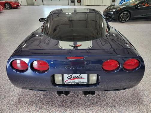 2000 Chevrolet Corvette Base