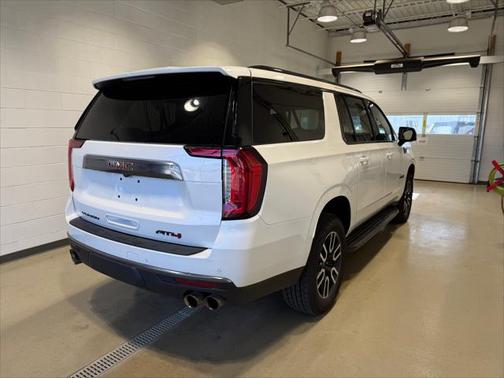 2024 GMC Yukon XL 4WD AT4