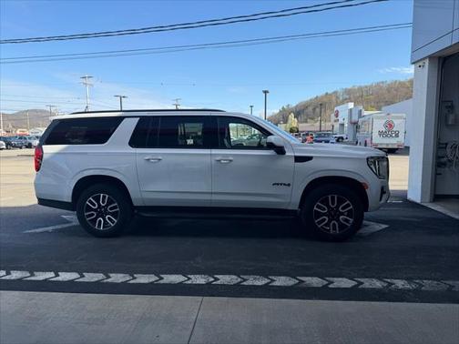 2024 GMC Yukon XL 4WD AT4